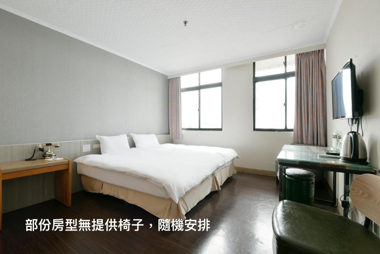 Back Home Hotel Città di Chiayi Esterno foto