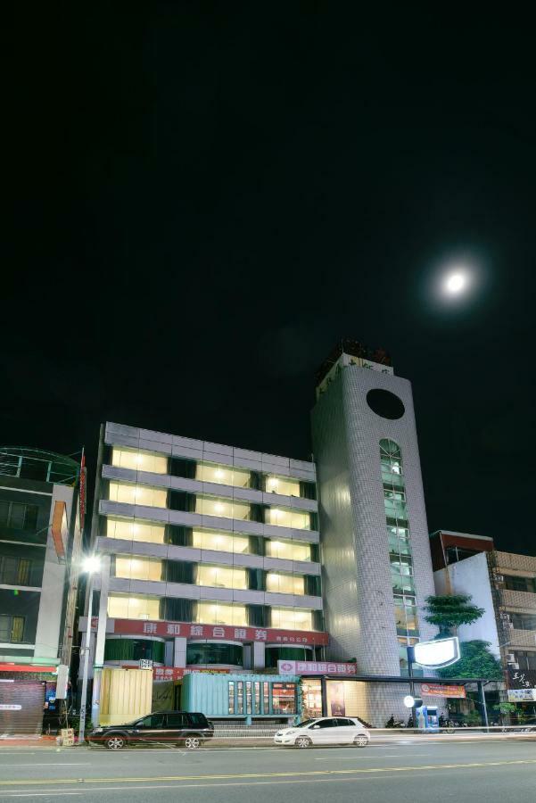 Back Home Hotel Città di Chiayi Esterno foto