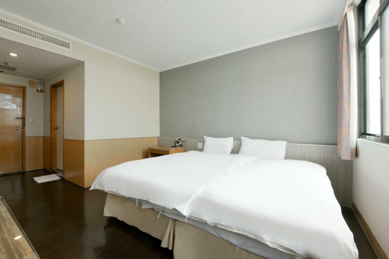 Back Home Hotel Città di Chiayi Esterno foto